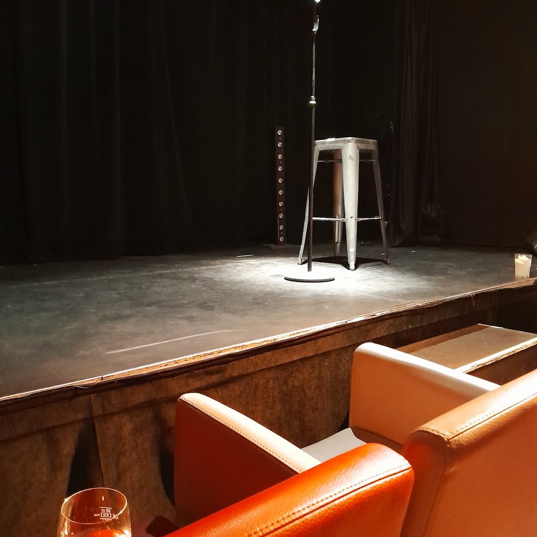 Le Spotlight Comedy Club 1